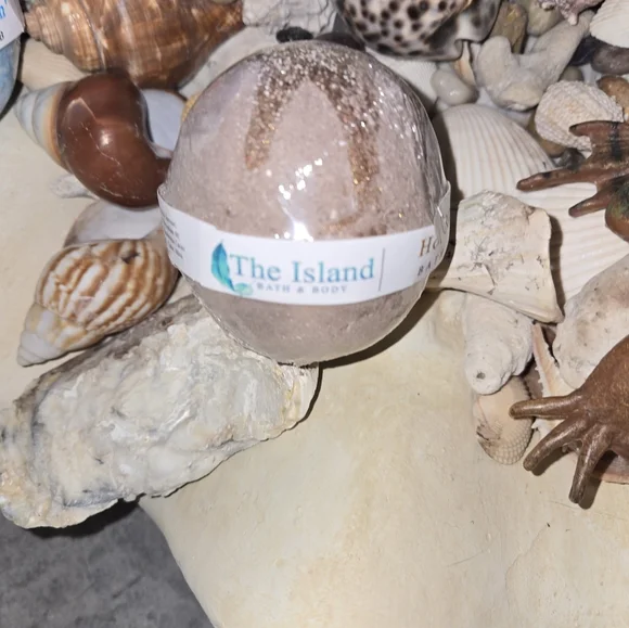 ###(New) The Island Bath & Body Bath Bombs  (5.5 oz Each) - Picture 5 of 12
